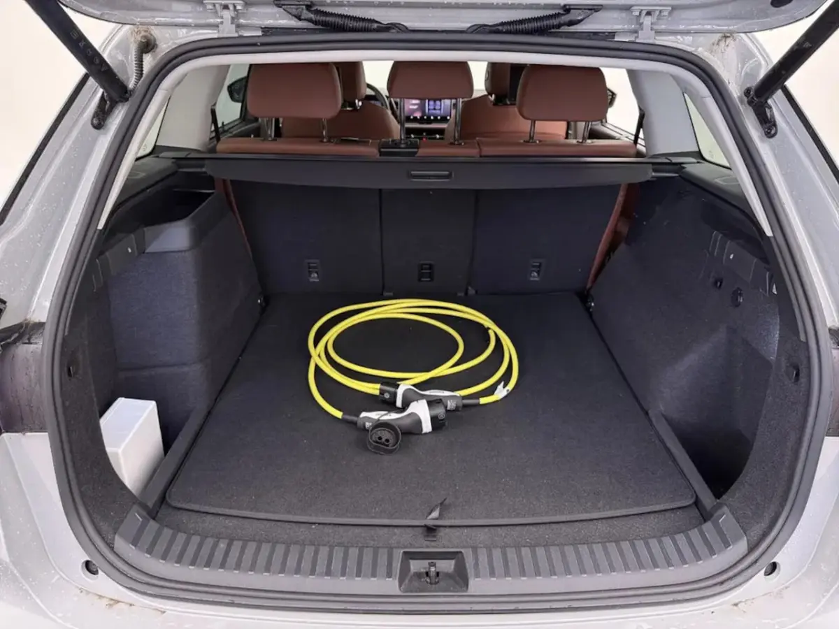 1.5 TSI PHEV Business Edition Plus | ex BPM | Leer Suite | HUD | Matrix | DCC | 20â | Wint