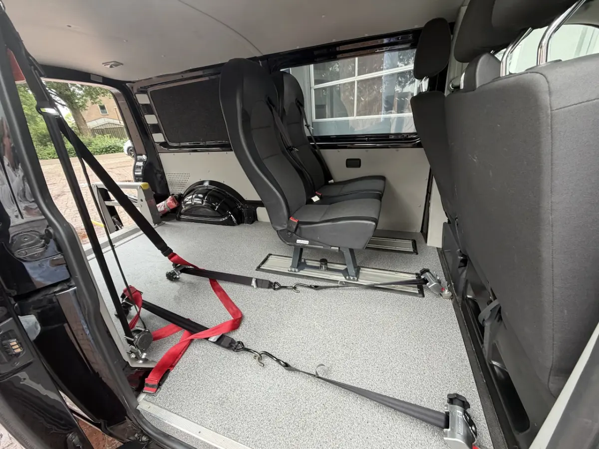 2.0 TDI L2H1 DC rolstoelbus bj 2015 km 48.000 1e eigenaar