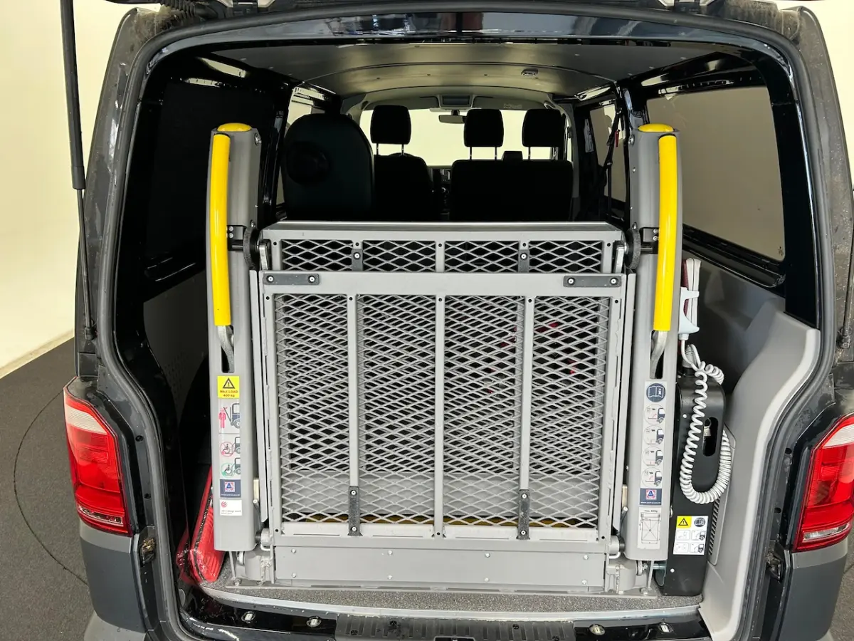 2.0 TDI L2H1 DC rolstoelbus bj 2015 km 48.000 1e eigenaar