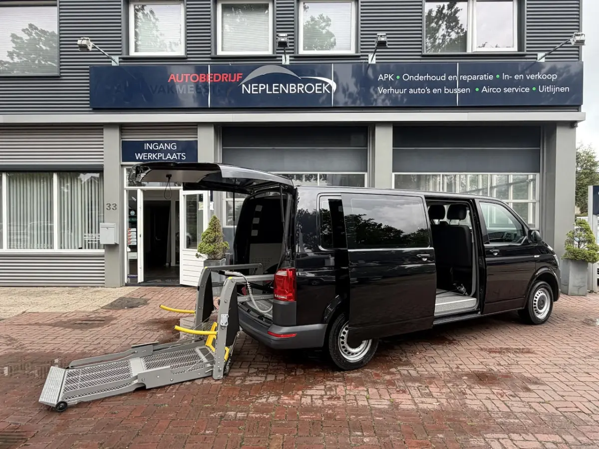 2.0 TDI L2H1 DC rolstoelbus bj 2015 km 48.000 1e eigenaar