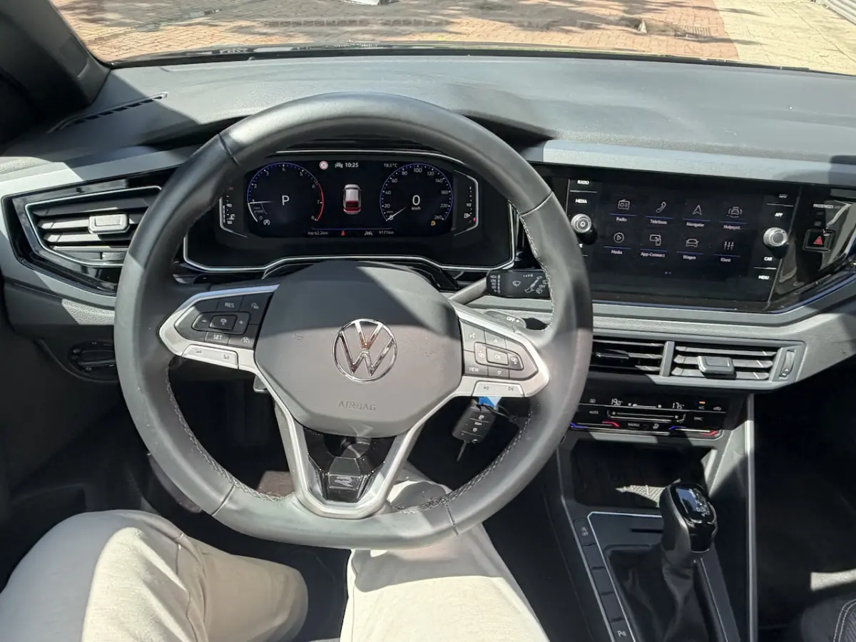 1.5 TSI R-Line Business | ex BPM | AppConnect | Pano | LED | Virtual Pro | 17"| IQ Drive |