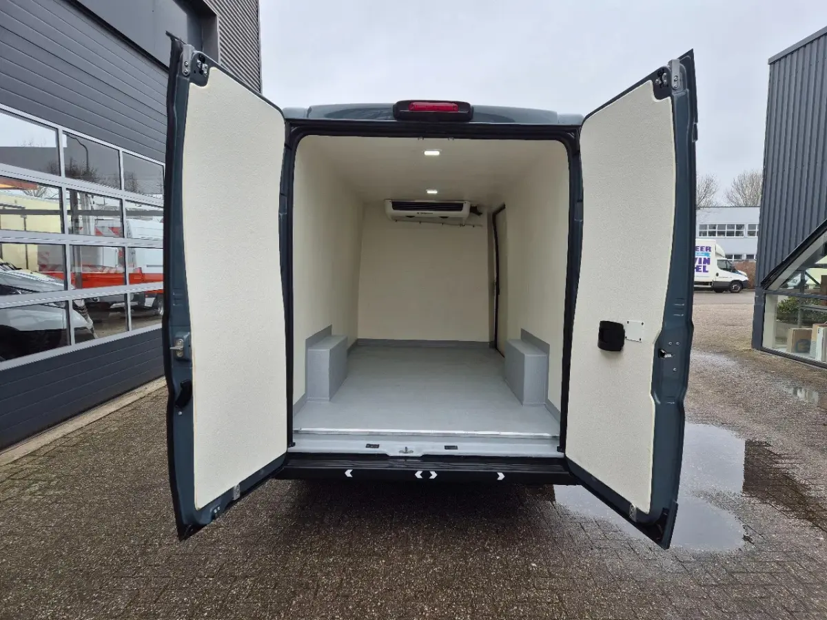 Maxi Koelwagen TK V300MAX st. 230V +20C/-20C Euro 6