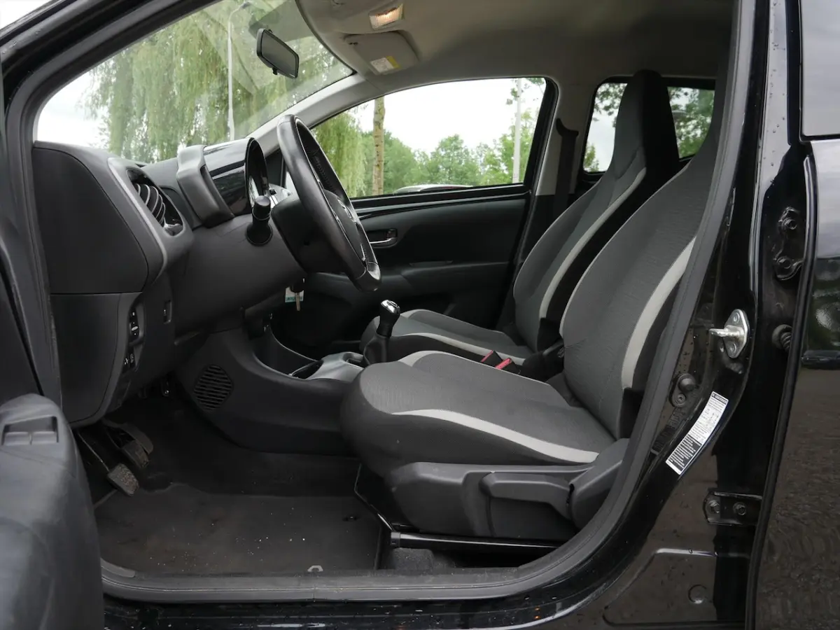 1.0 VVT-i 72pk 5D X-Cite | Camera | CarPlay | Led | Dab+ |