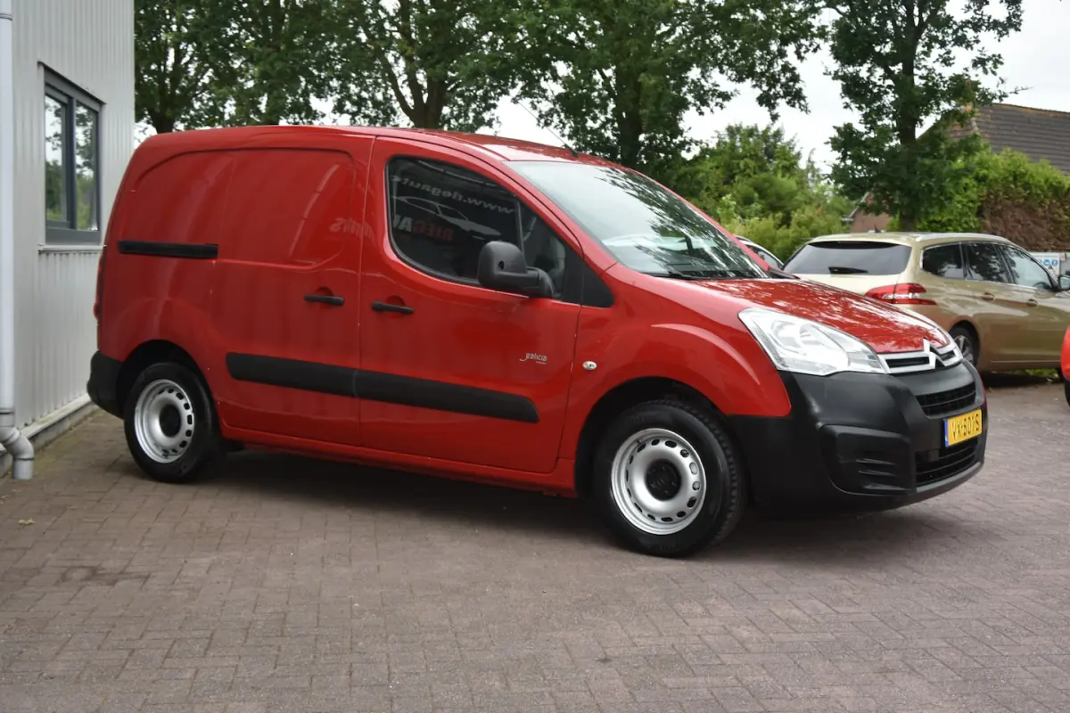 1.6 BlueHDI 75 Club. Trekhaak, Cruise control, Schuifdeur5250
