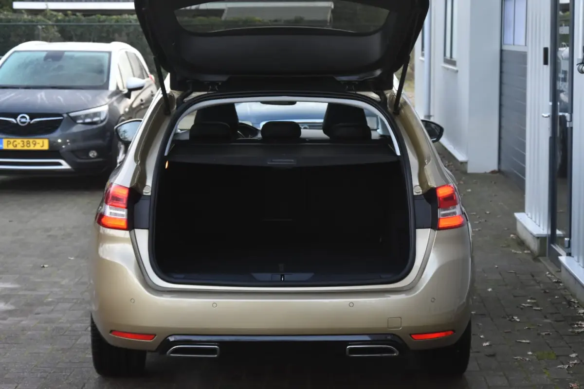 â 2018 | Navigatie | Leder | 6-versnellingen | LED | Parkeersensoren
