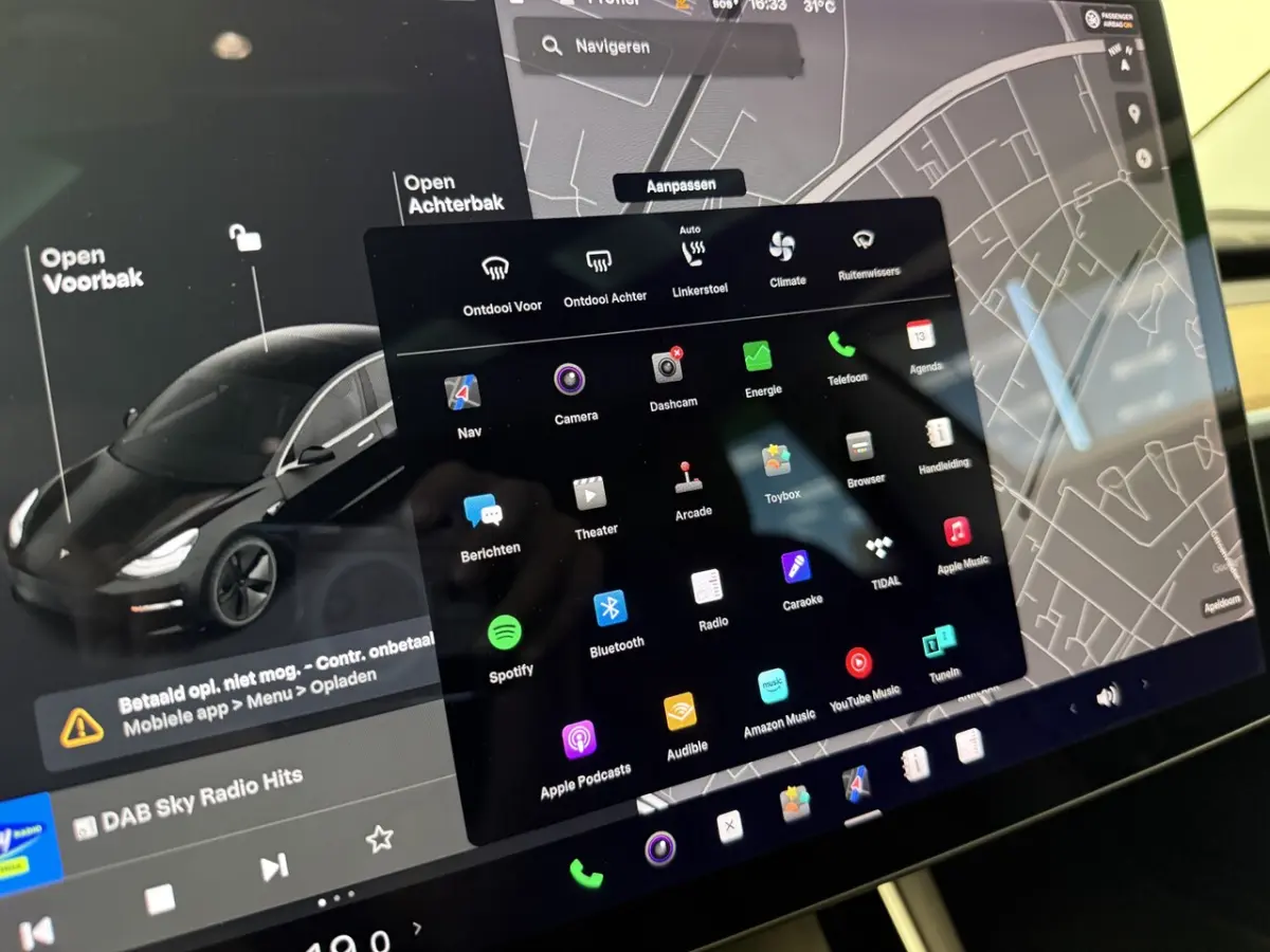 Long Range AWD 75 kWh Panorama dak Leder interieur