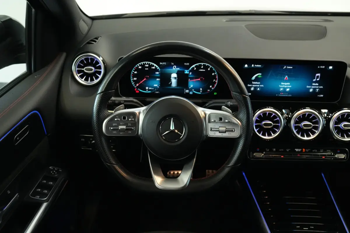200 Premium AMG Full-led Navigatie Carbon