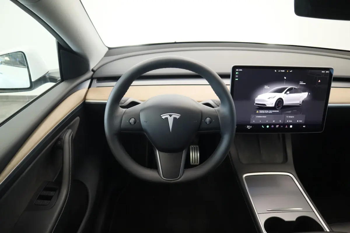Performance AWD 75 kWh SOH 95% ACC Panoramadak HW3 24 Maanden garantie* (Vraag naar de voo