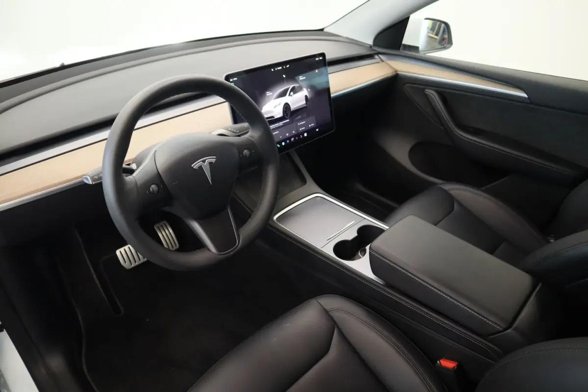 Performance AWD 75 kWh SOH 95% ACC Panoramadak HW3 24 Maanden garantie* (Vraag naar de voo