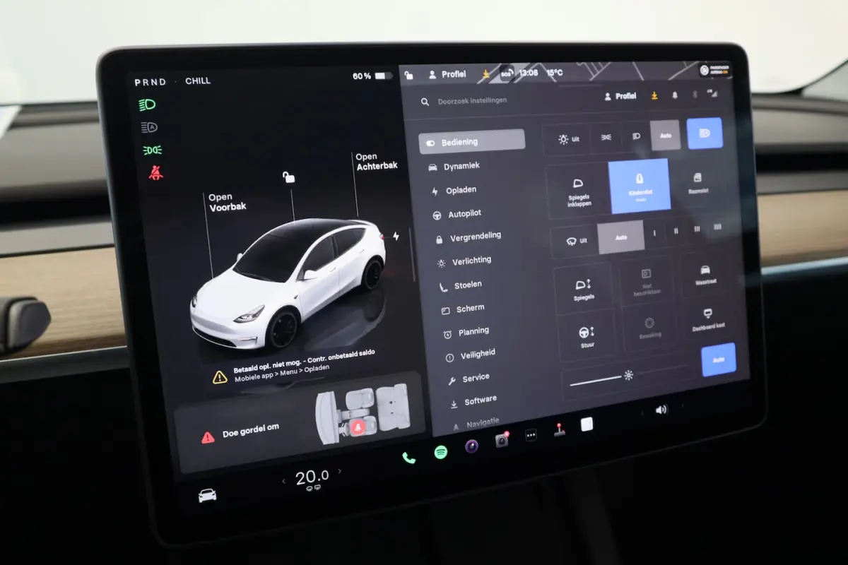 Performance AWD 75 kWh SOH 95% ACC Panoramadak HW3 24 Maanden garantie* (Vraag naar de voo