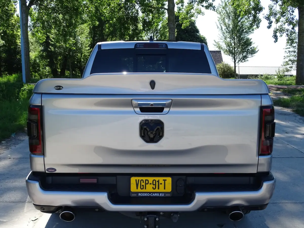 5.7 V8 4x4 Crew Cab Limited