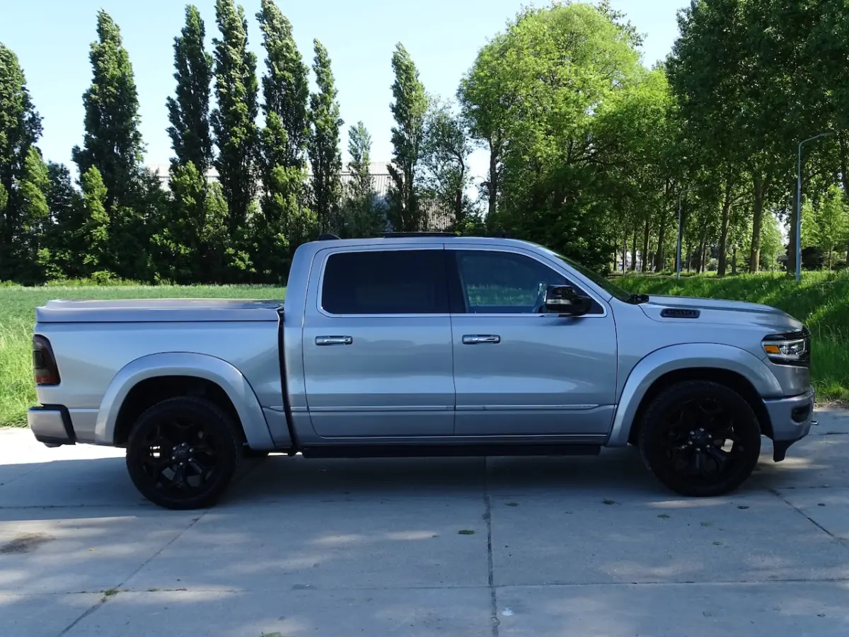 5.7 V8 4x4 Crew Cab Limited