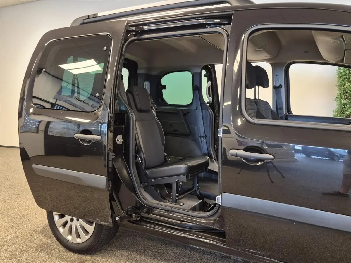 L1 Rolstoelauto Automaat 3+1