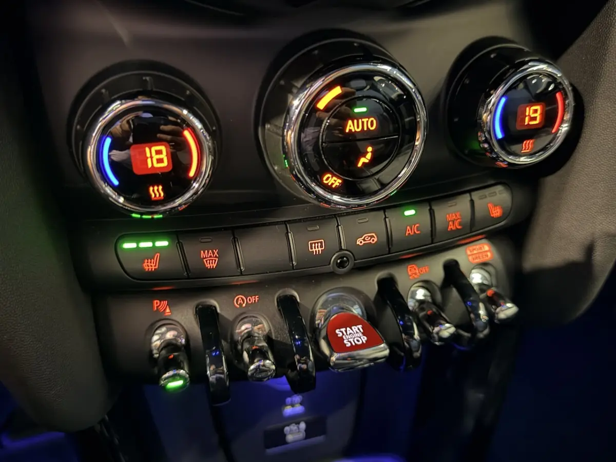 2.0 Cooper S John Cooper Works Nieuw model | Camera | Stoelverwarming | Leder