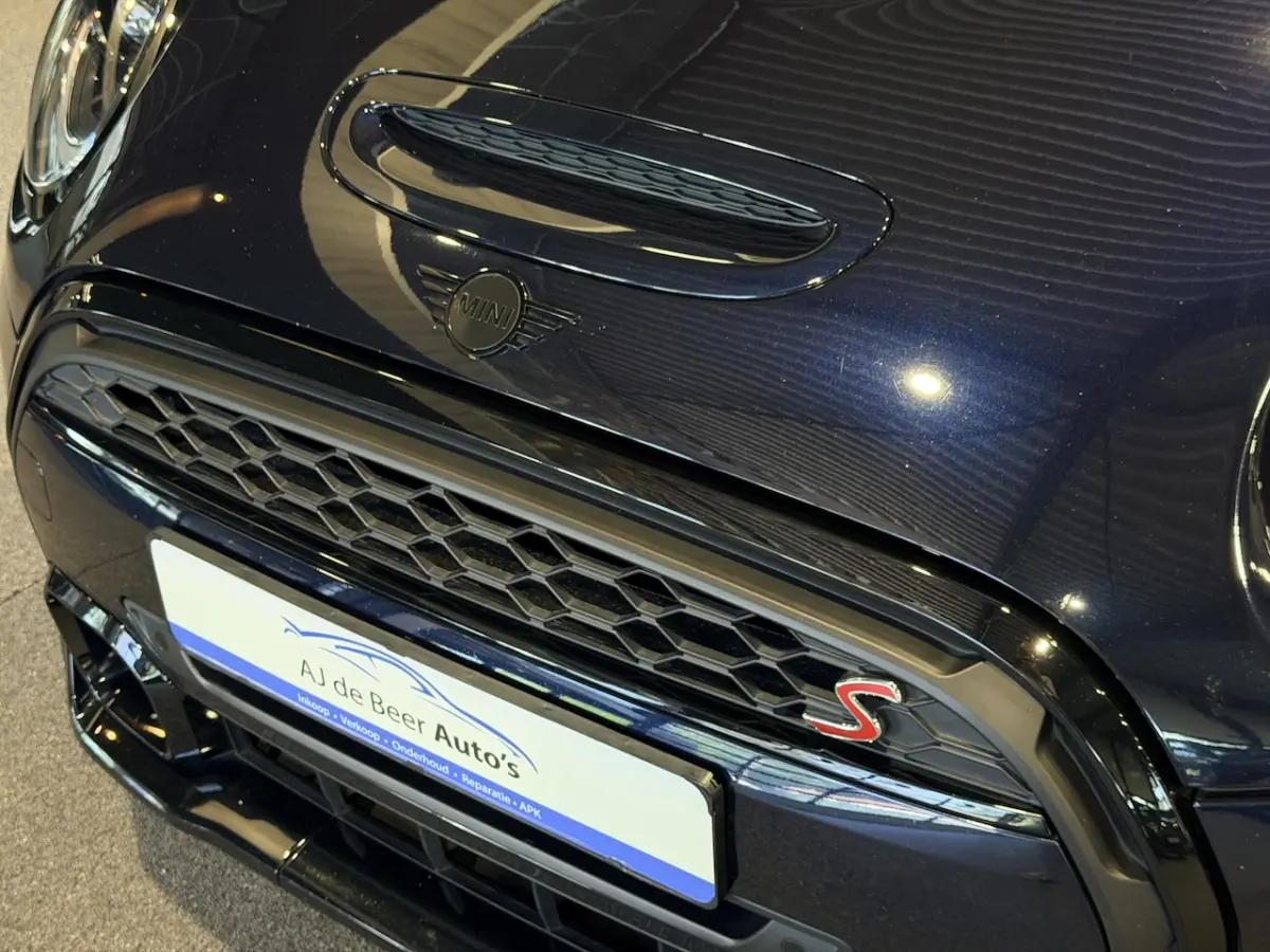 2.0 Cooper S John Cooper Works Nieuw model | Camera | Stoelverwarming | Leder