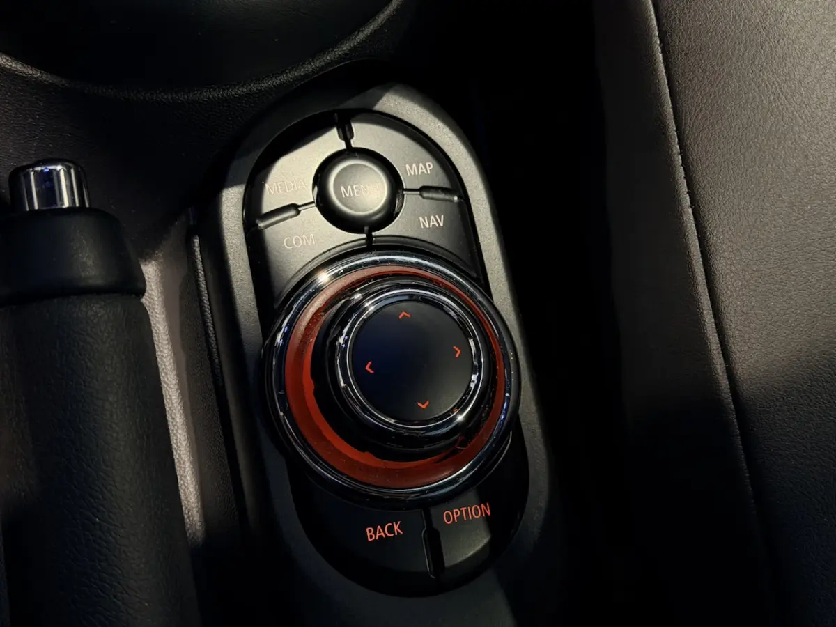2.0 Cooper S John Cooper Works Nieuw model | Camera | Stoelverwarming | Leder