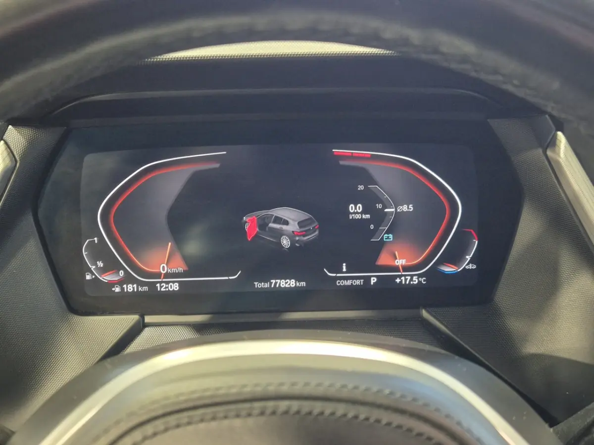 118i Executive Edition M-Sport | Panorama | Camera | NAP | Stoelverwarming | Sfeerverlicht
