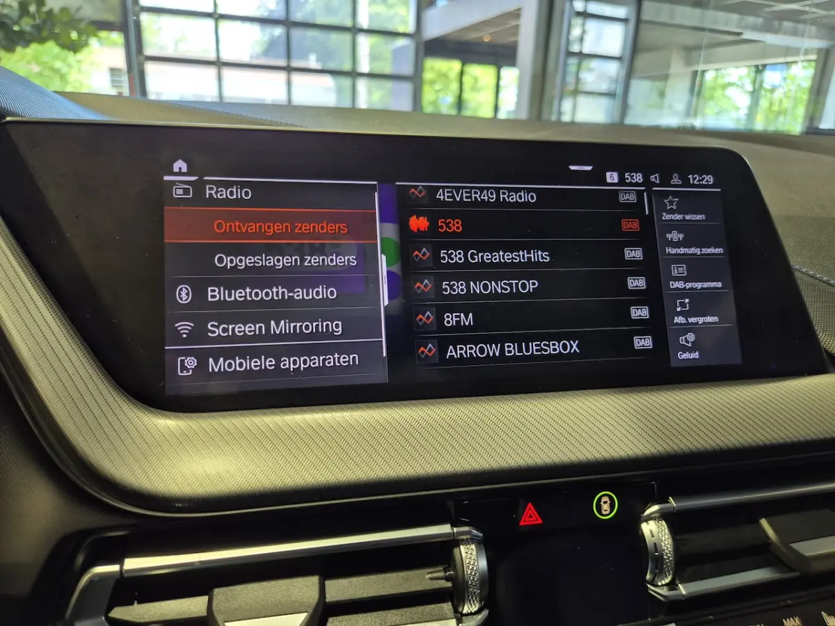 118i Executive Edition M-Sport | Panorama | Camera | NAP | Stoelverwarming | Sfeerverlicht
