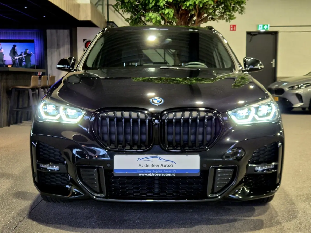 xDrive25e High Executive M-Sport | "19 | Camera | Trekhaak | HUD | Carplay | 4x4