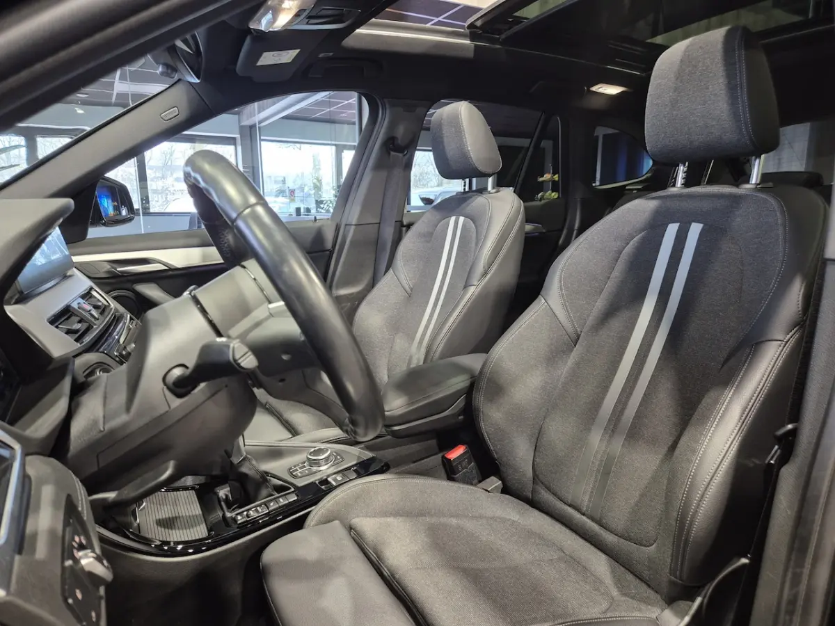 xDrive25e High Executive M-Sport 19â | Panorama | HUD | Trekhaak | Camera | Stoelverwarmin