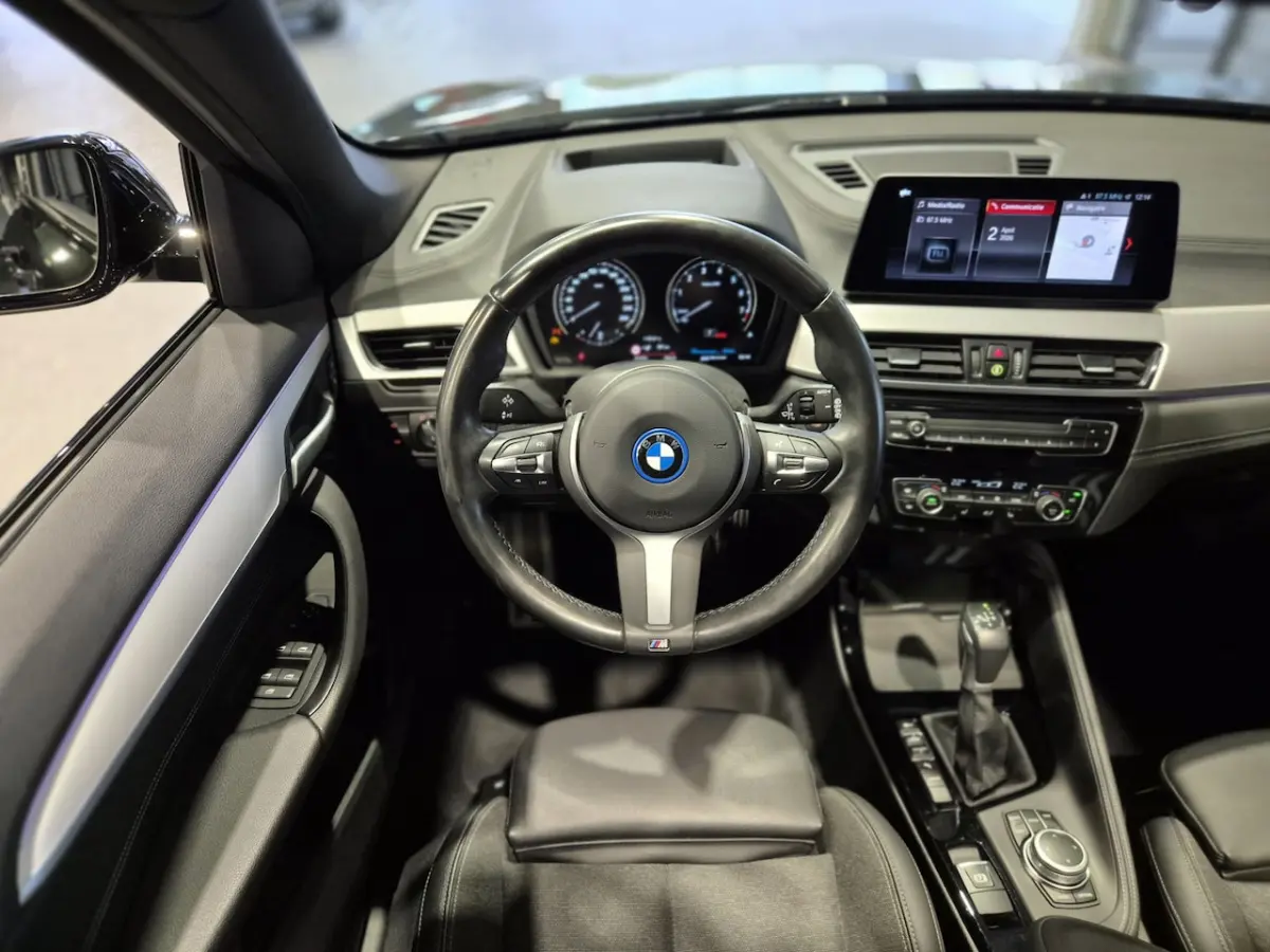 xDrive25e High Executive M-Sport 19â | Panorama | HUD | Trekhaak | Camera | Stoelverwarmin