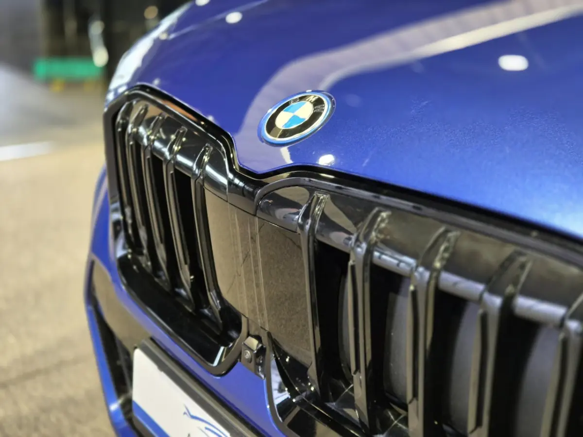 xDrive25e High Executive M-Sport | Panorama | HUD | 360 Camera | Stoelverwarming | Carplay