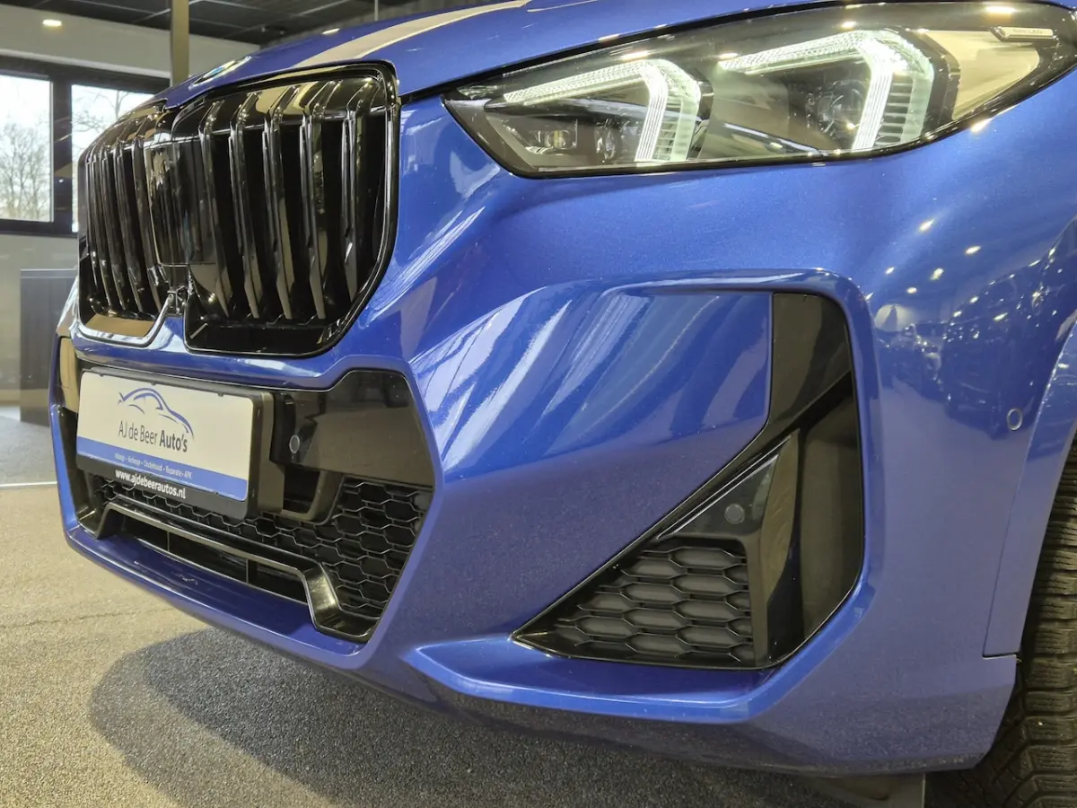 xDrive25e High Executive M-Sport | Panorama | HUD | 360 Camera | Stoelverwarming | Carplay