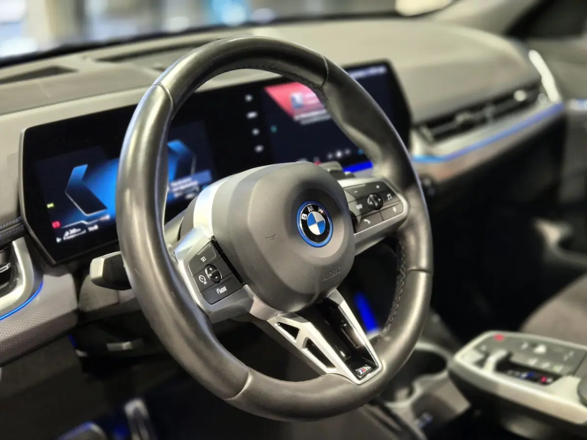 xDrive25e High Executive M-Sport | Panorama | HUD | 360 Camera | Stoelverwarming | Carplay