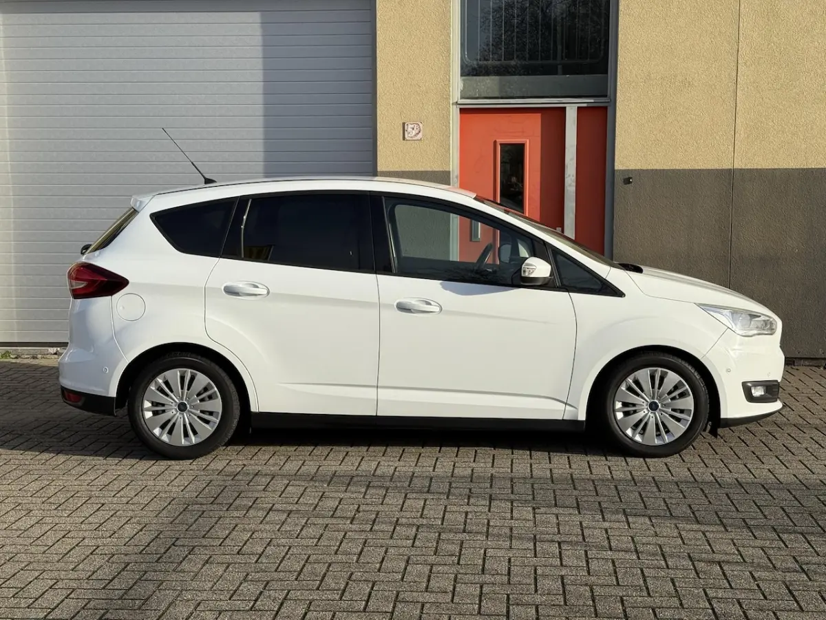 1.0 Titanium, Navi, Nieuwe Distributieriem