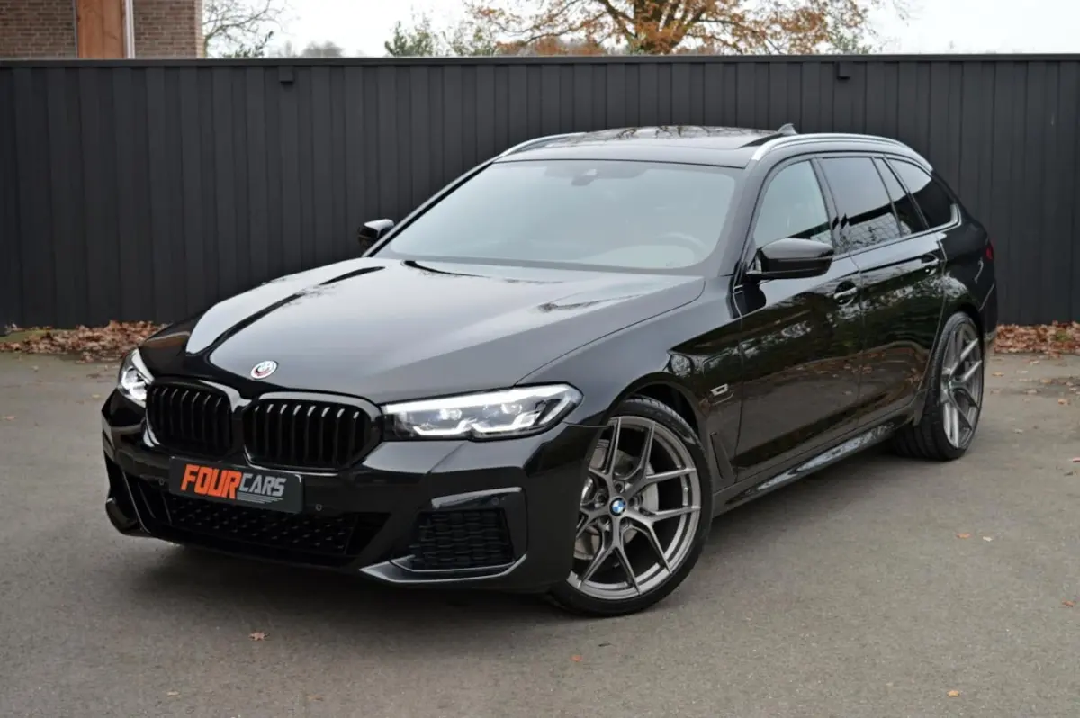 530e Business Edition Plus | 2023 | 21.000KM | M Sport | Panoramadak | Lederen bekleding |