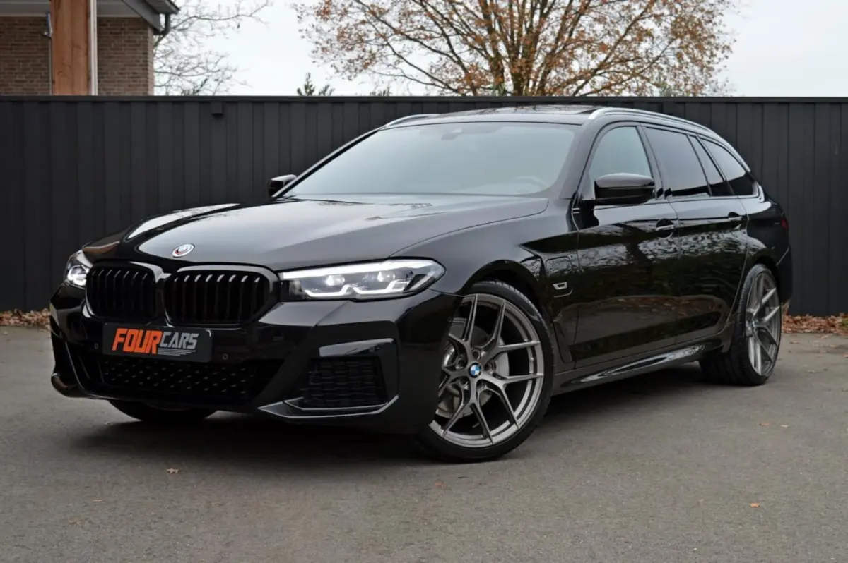 530e Business Edition Plus | 2023 | 21.000KM | M Sport | Panoramadak | Lederen bekleding |