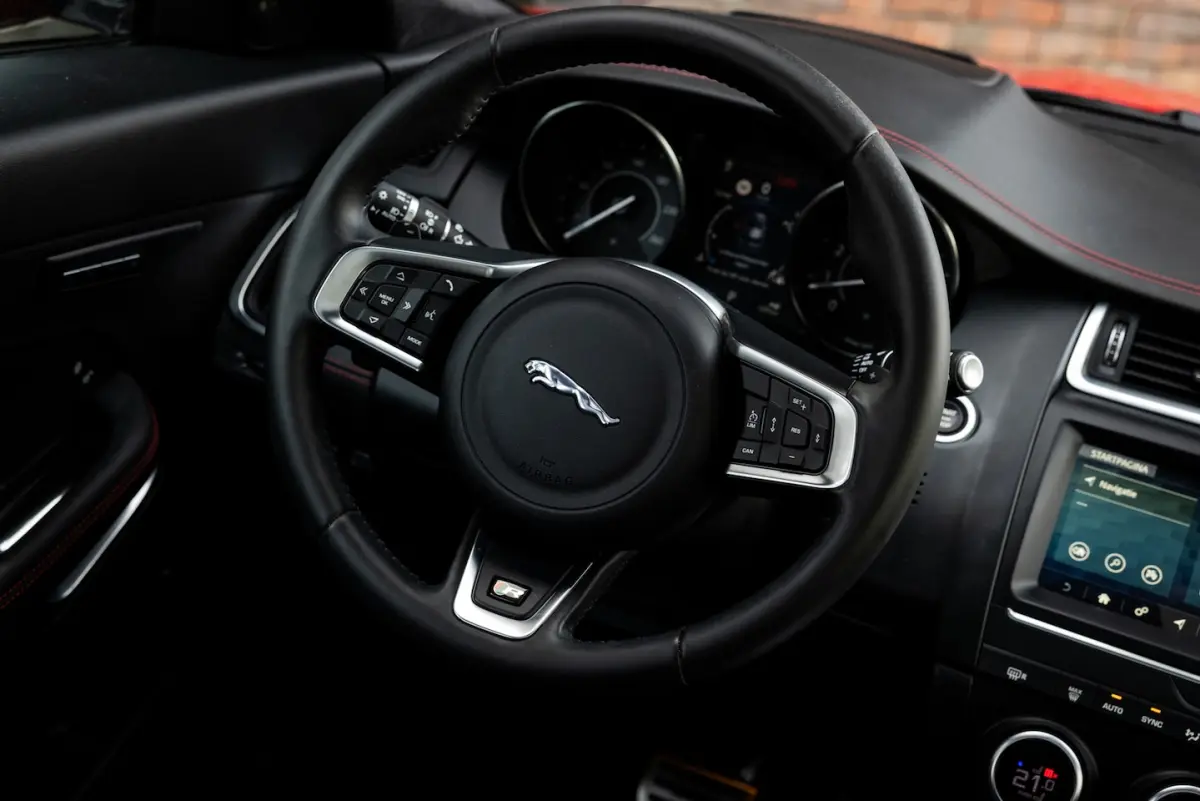 2.0 P250 AWD First Edition R-Dynamic (249pk) Lage KM - 1e Eig
