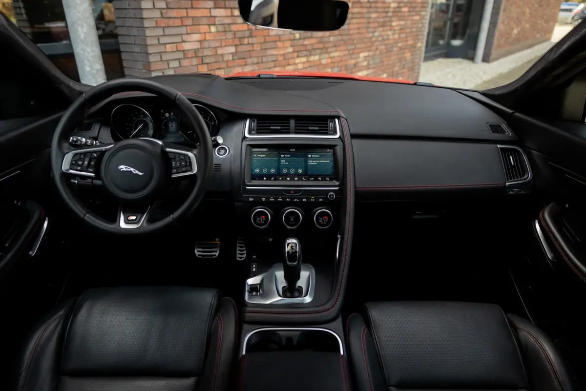 2.0 P250 AWD First Edition R-Dynamic (249pk) Lage KM - 1e Eig