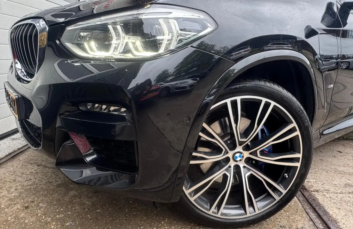 XDrive30e High Executive l Pano l M-pakket l NAP l VOL