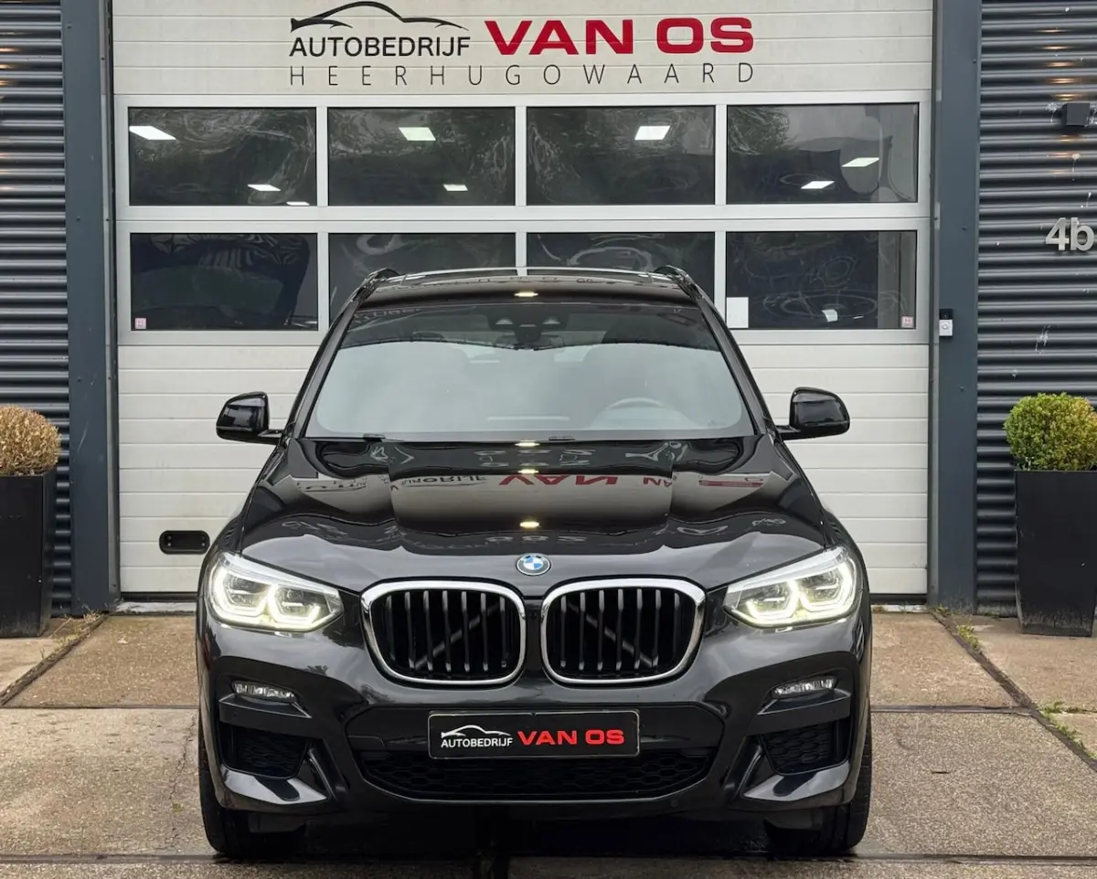 XDrive30e High Executive l Pano l M-pakket l NAP l VOL