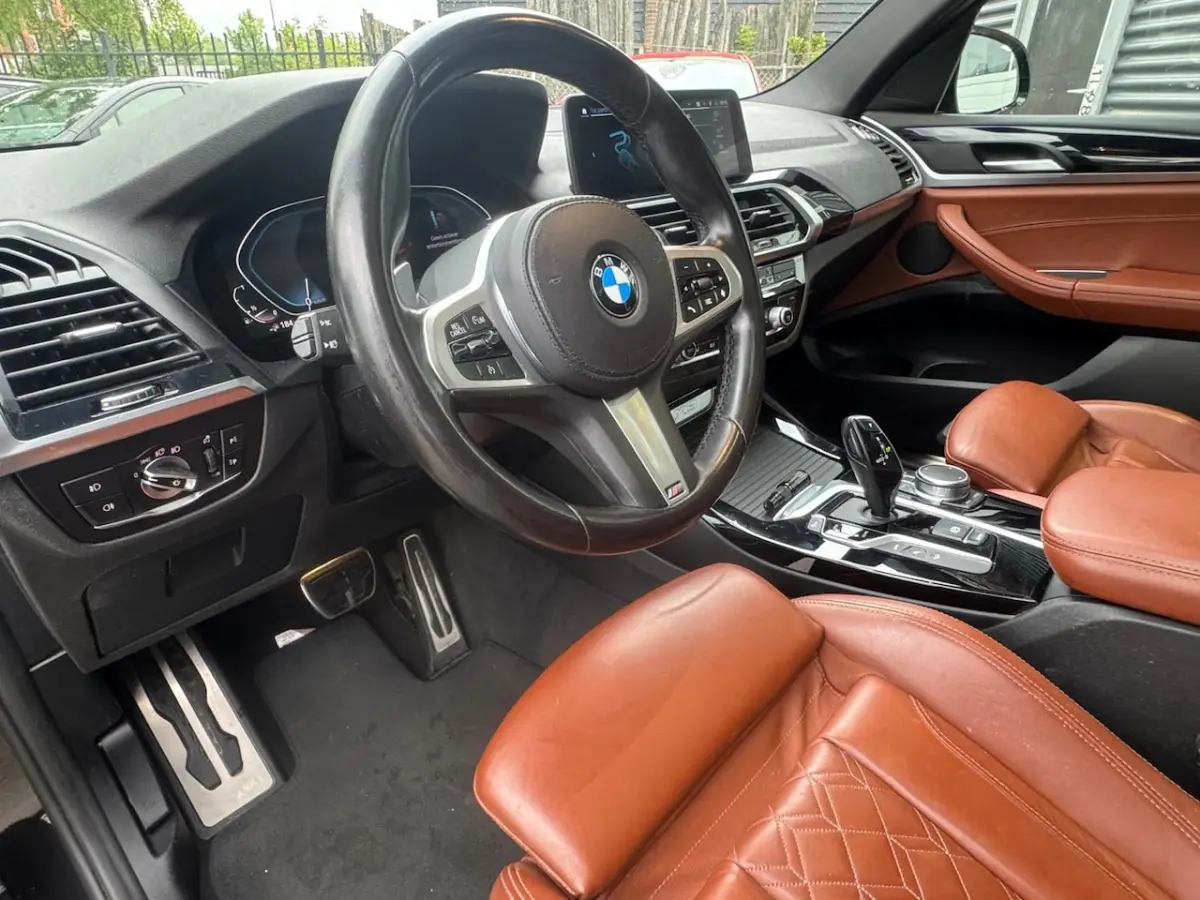 XDrive30e High Executive l Pano l M-pakket l NAP l VOL