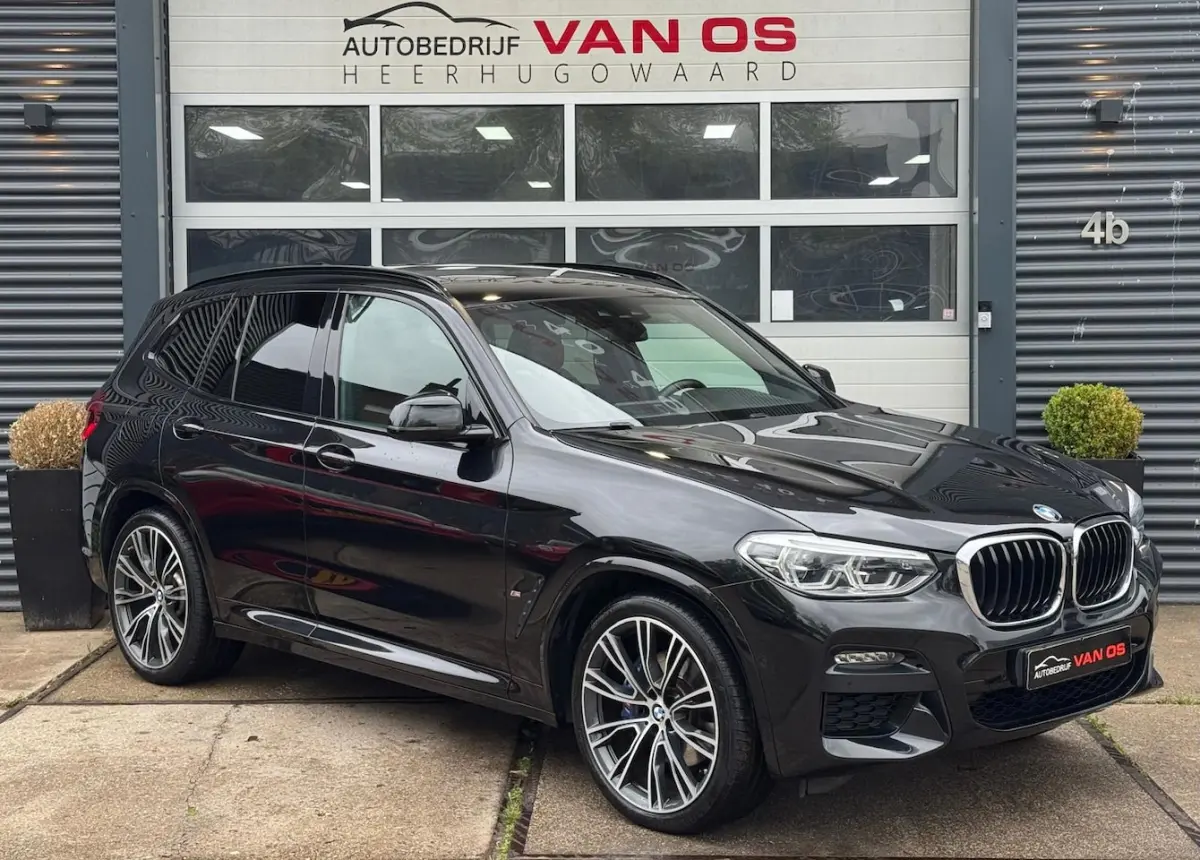 XDrive30e High Executive l Pano l M-pakket l NAP l VOL