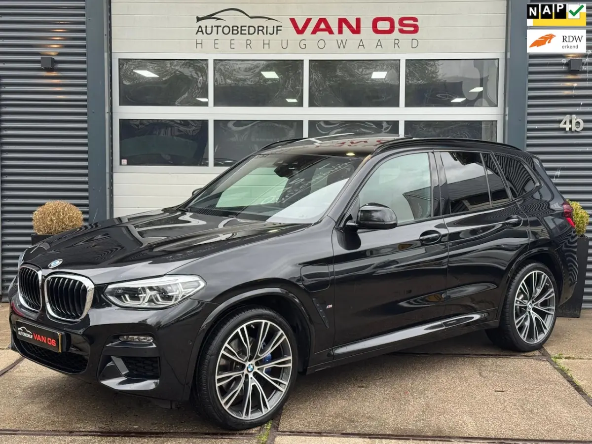 XDrive30e High Executive l Pano l M-pakket l NAP l VOL
