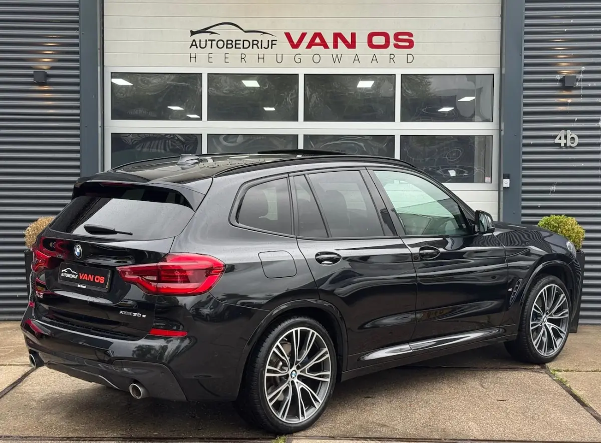 XDrive30e High Executive l Pano l M-pakket l NAP l VOL