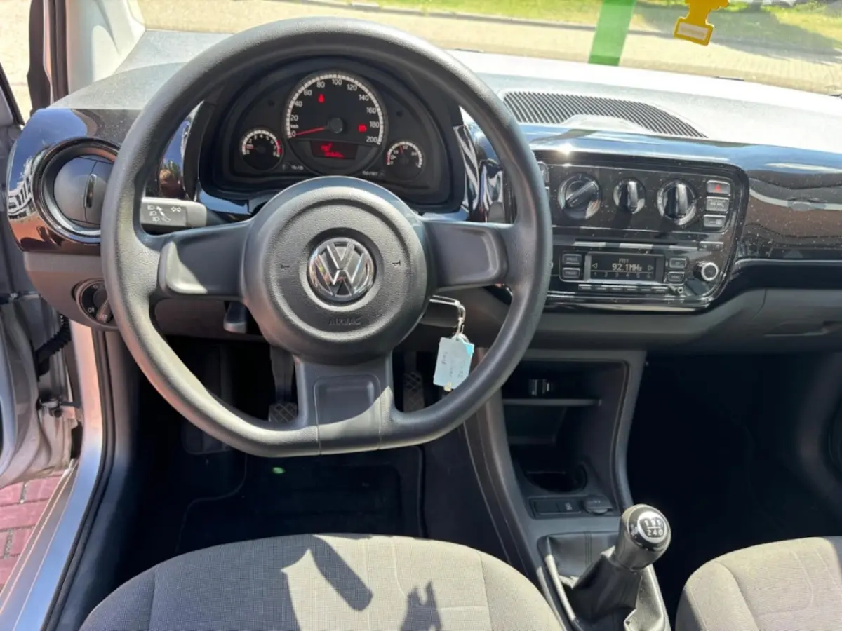 1.0 move up BlueMotion 3drs 134000km
