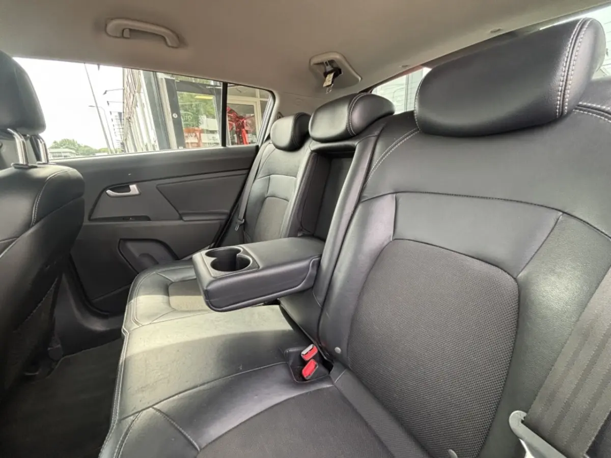 1.6 GDI X-ecutive + | camera | leder | navi | hoge instap |