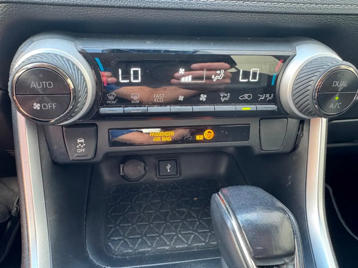 2.5 Hybrid Business CLIMATE / CRUISE / PARKEERSENSOREN / MULTIMEDIA / LMV