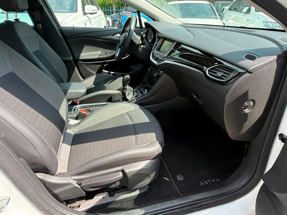 1.2 Business Elegance / 1E EIGENAAR / TREKHAAK / CAMERA / NAVIGATIE / AIRCO / CRUISE CONTR