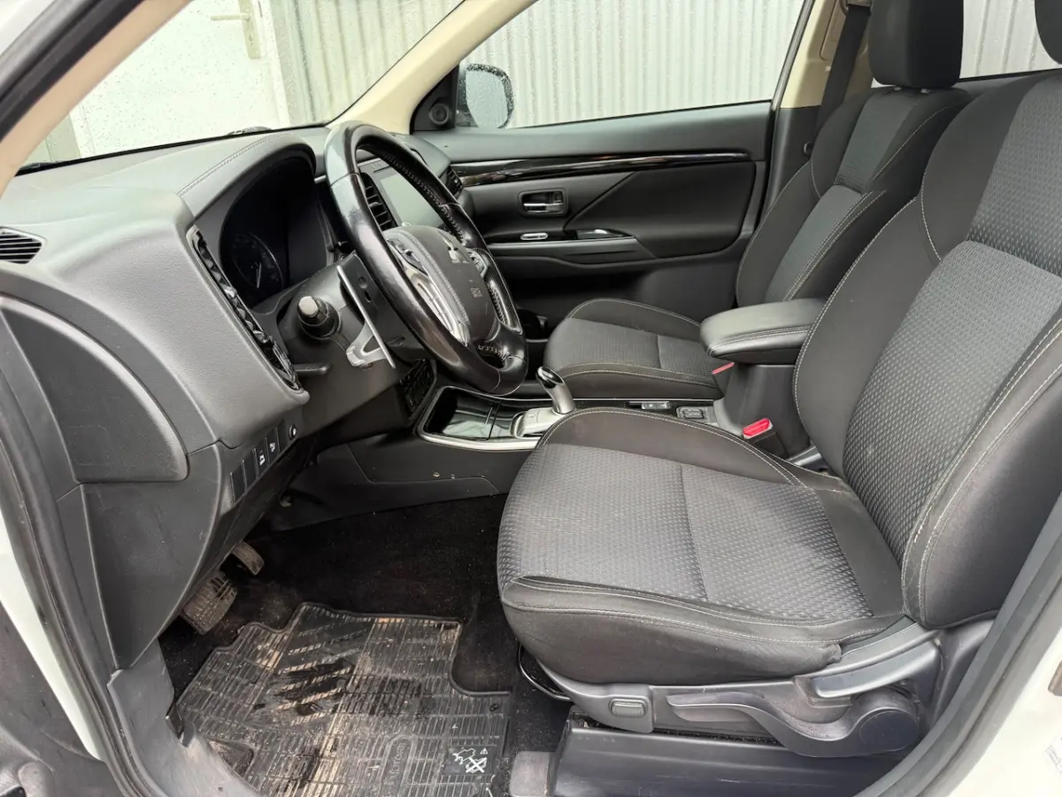 2.4 PHEV Pure / 1E EIG / APPLE CAR PLAY / STOELVERWARMING / CRUISE / ECC / NL-AUTO / TREKH