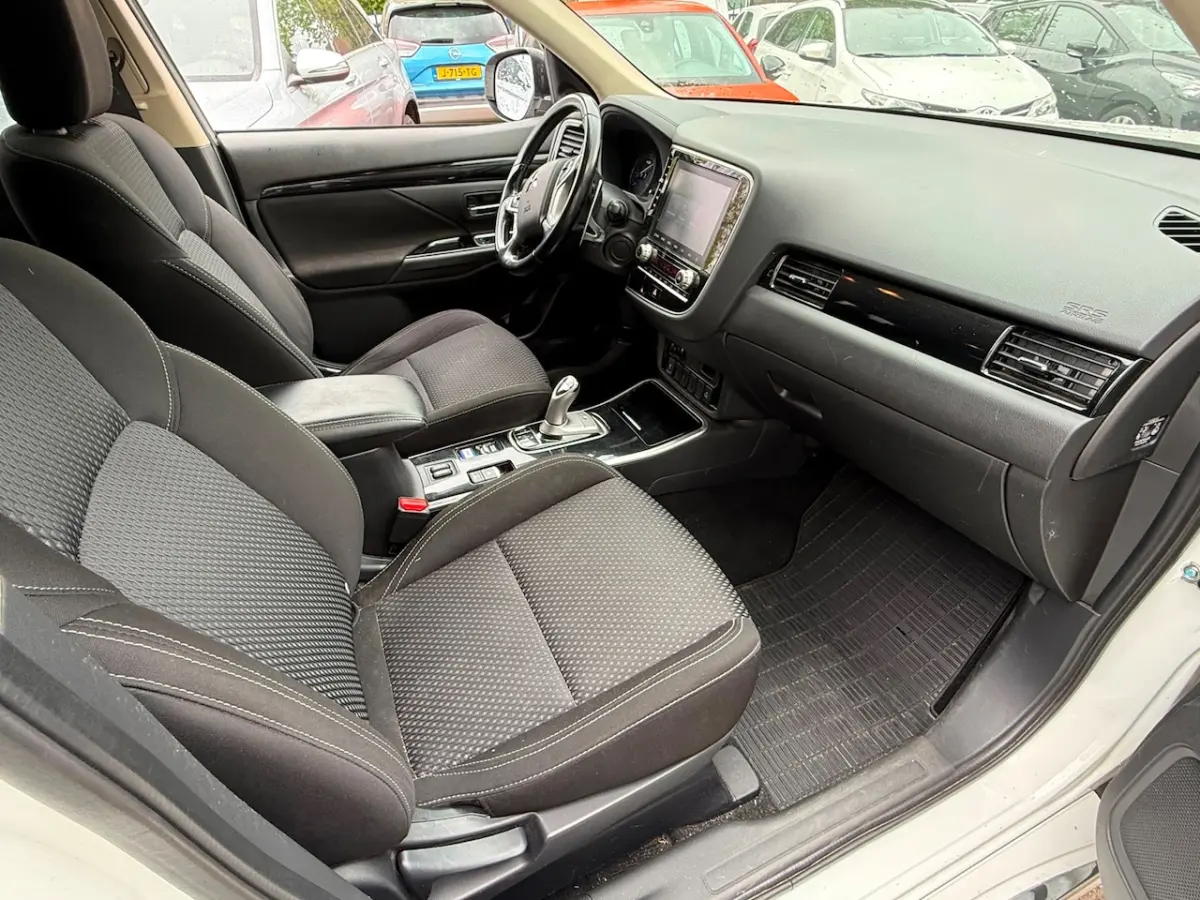 2.4 PHEV Pure / 1E EIG / APPLE CAR PLAY / STOELVERWARMING / CRUISE / ECC / NL-AUTO / TREKH