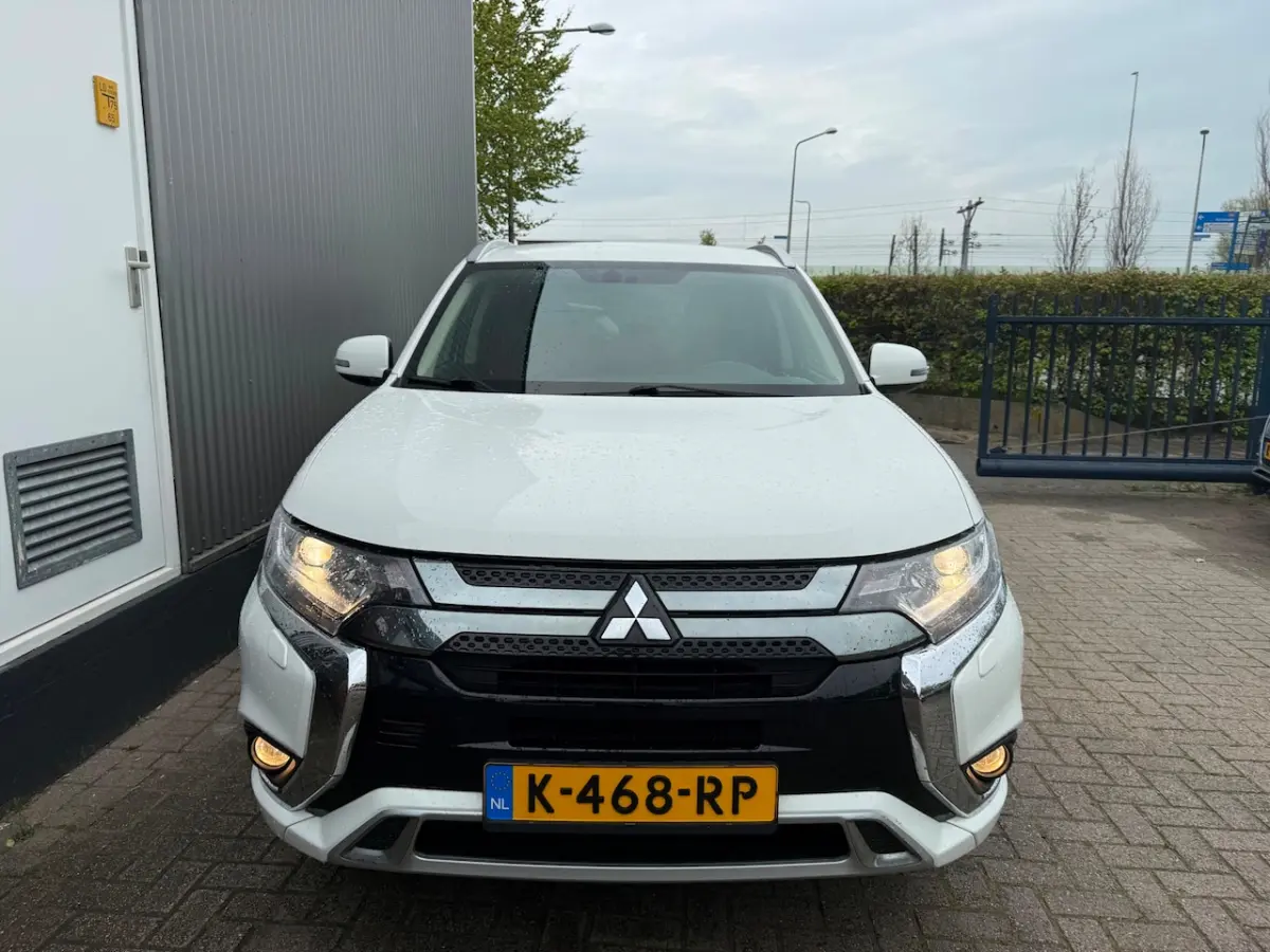 2.4 PHEV Pure / 1E EIG / APPLE CAR PLAY / STOELVERWARMING / CRUISE / ECC / NL-AUTO / TREKH
