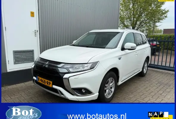 2.4 PHEV Pure / 1E EIG / APPLE CAR PLAY / STOELVERWARMING / CRUISE / ECC / NL-AUTO / TREKH