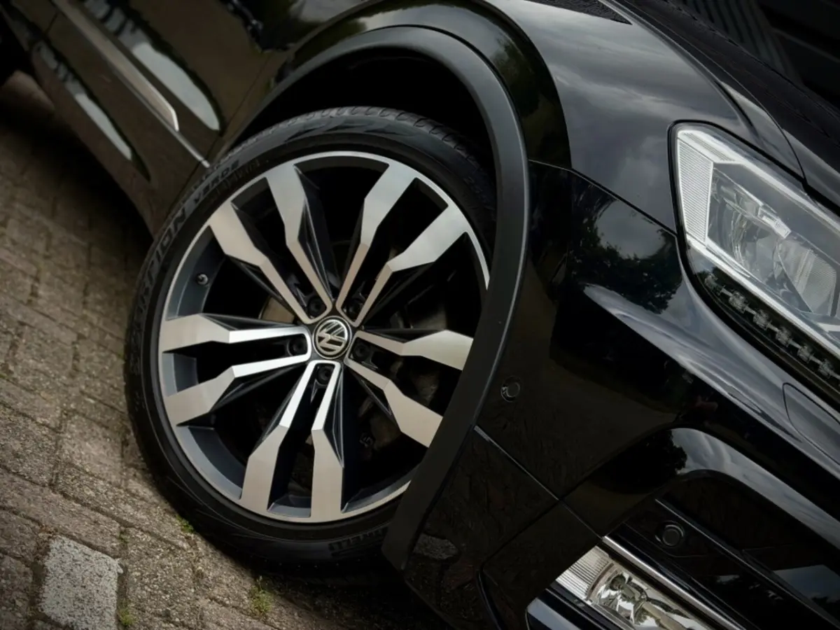 2.0 TSI 4MOT 3x R-LINE PANO|VIRTUAL|MEMORY|ACC|CARPLAY|DCC