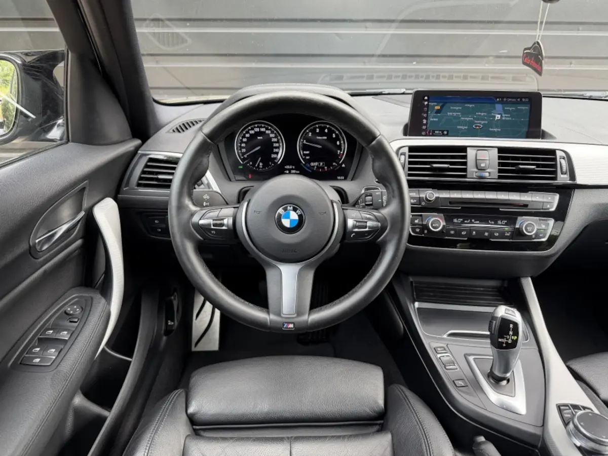 118i M-PERFORMANCE LEDER|HiFi|CARPLAY|19'' M|LED