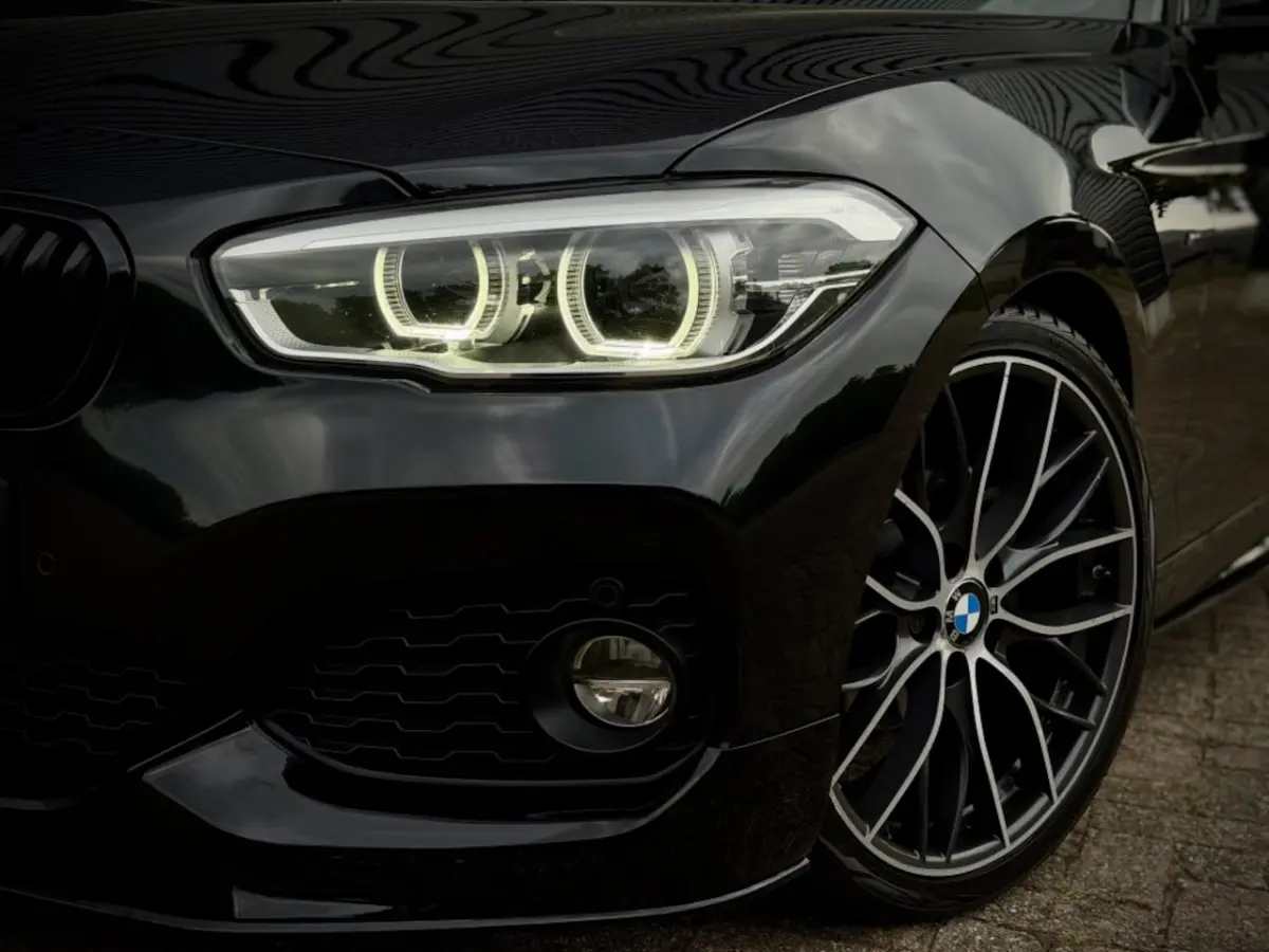 118i M-PERFORMANCE LEDER|HiFi|CARPLAY|19'' M|LED